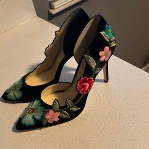 New Jessica Simpson embroidered suede pumps black floral size 7 1/2 heels shoes